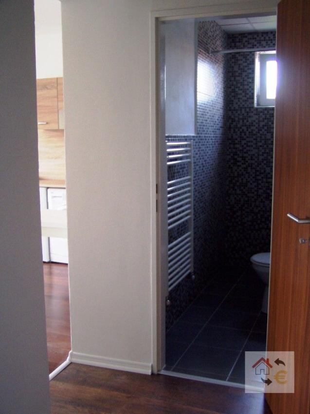 Prenajatý do 1.9.2024...Prenájom 1 izbový byt s kuchynským kútom, komplet rekonštrukcia, plne zariadený