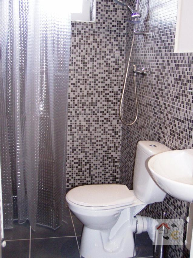 Prenajatý do 1.9.2024...Prenájom 1 izbový byt s kuchynským kútom, komplet rekonštrukcia, plne zariadený