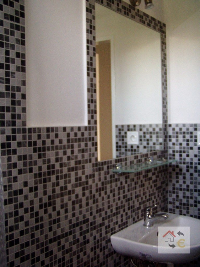 Prenajatý do 1.9.2024...Prenájom 1 izbový byt s kuchynským kútom, komplet rekonštrukcia, plne zariadený