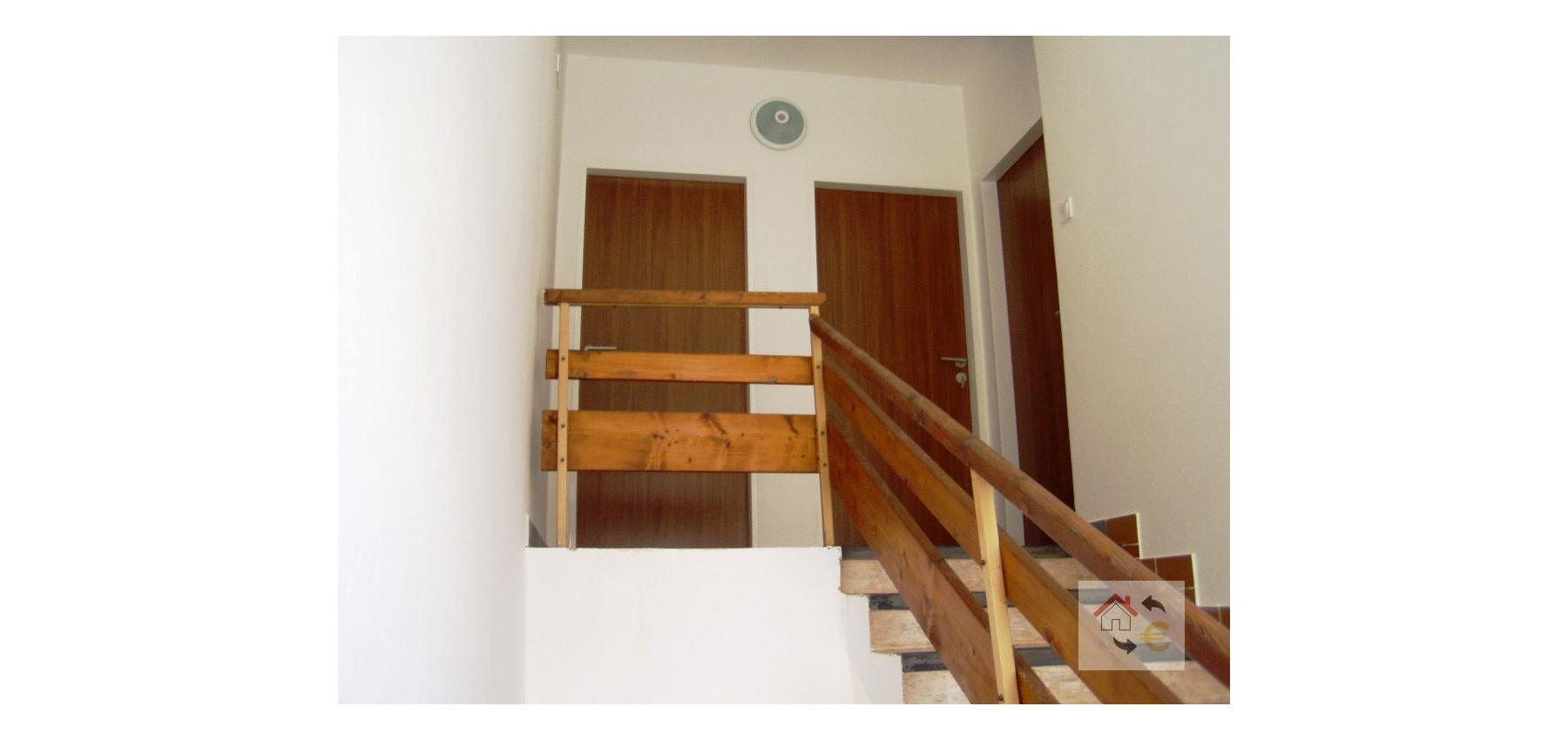 Prenajatý do 1.9.2024...Prenájom 1 izbový byt s kuchynským kútom, komplet rekonštrukcia, plne zariadený