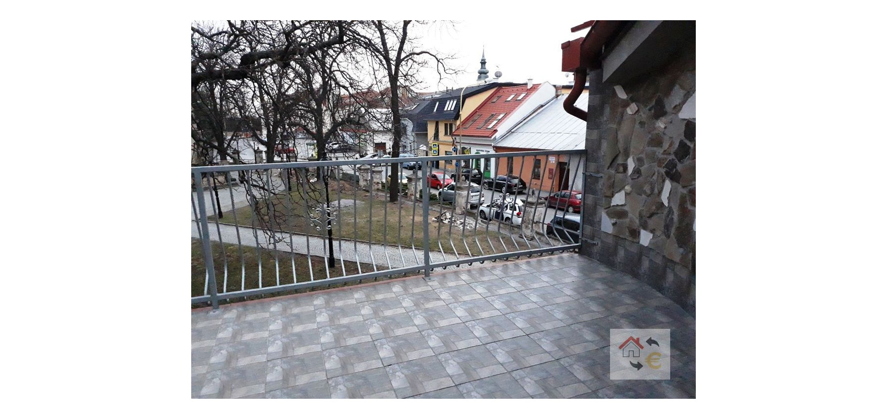 Voľný ihneď... priestranný bezbariérový 4 izbový byt s terasou v priamom centre Prešova, Františkánske námestie