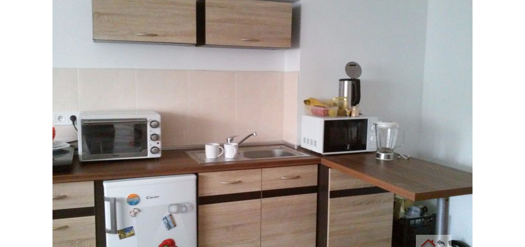 Prenajatý do 1.9.2026...Prenájom 1 izbový byt s kuchynským kútom, komplet rekonštrukcia, plne zariadený