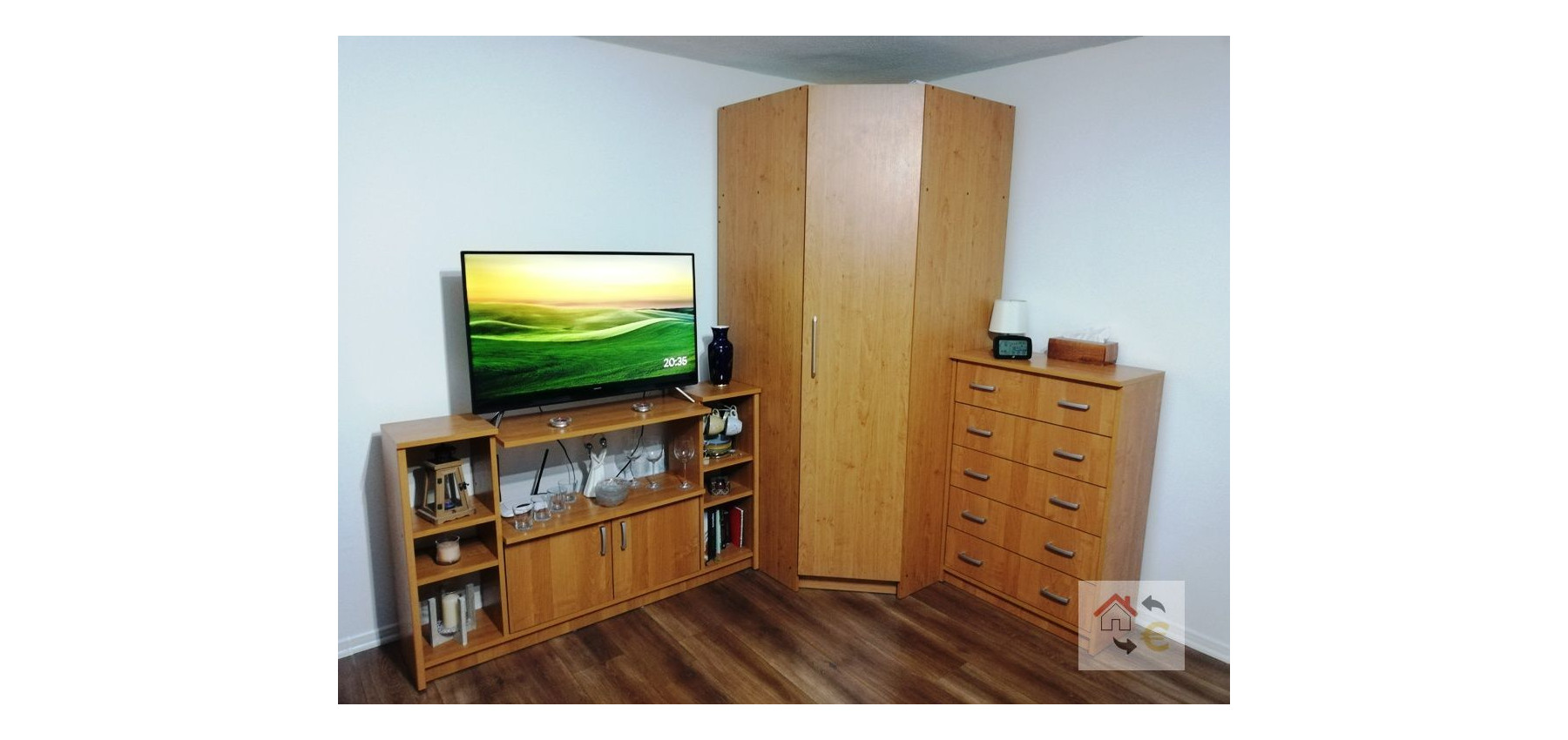 Prenajatý do 1.9.2026...Prenájom 1 izbový byt s kuchynským kútom, komplet rekonštrukcia, plne zariadený