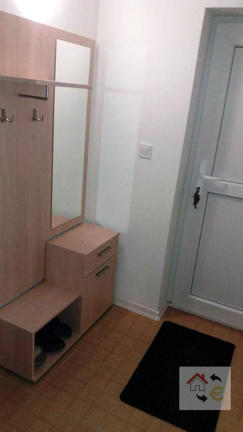 Prenajatý do 1.9.2026...Prenájom 1 izbový byt s kuchynským kútom, komplet rekonštrukcia, plne zariadený