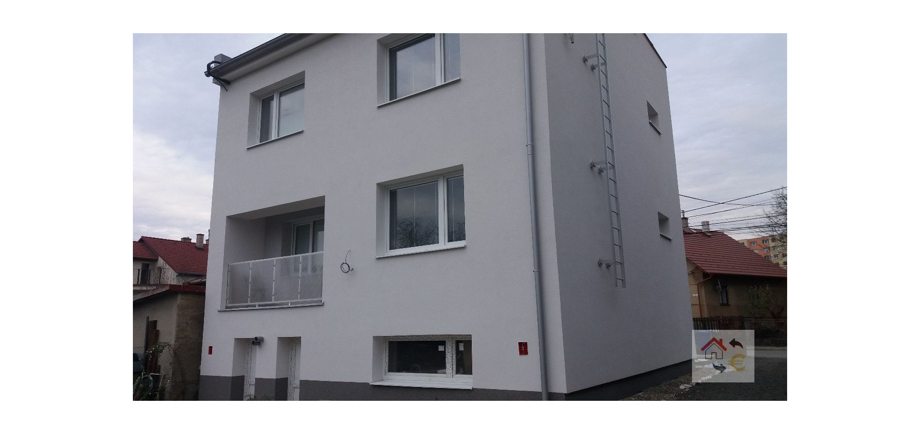 Prenajatý do 1.9.2026...Prenájom 1 izbový byt s kuchynským kútom, komplet rekonštrukcia, plne zariadený