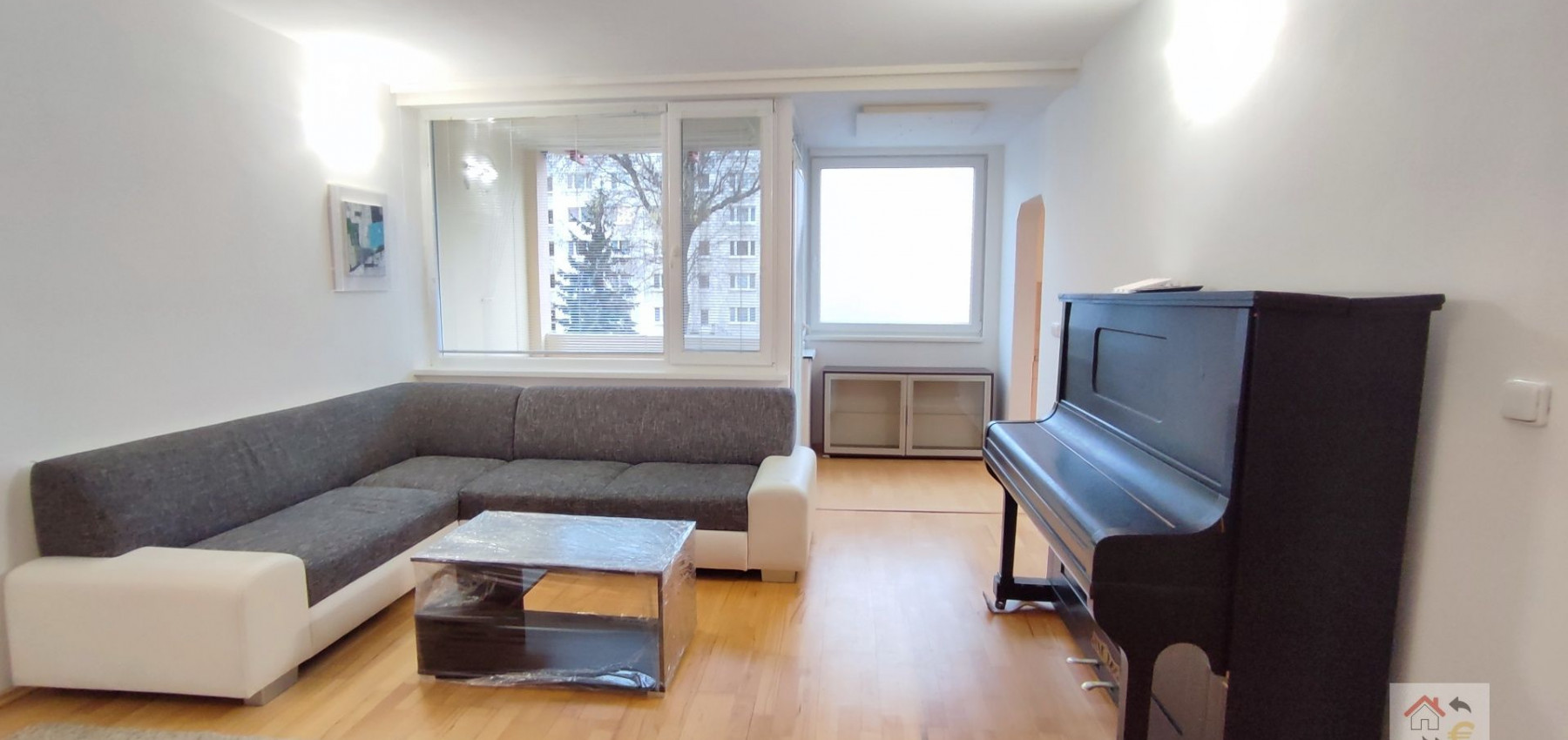 Krásny svetlý a vzdušný 3 izbový kompletne zariadený byt, plne vybavený s loggiou Tomášikova