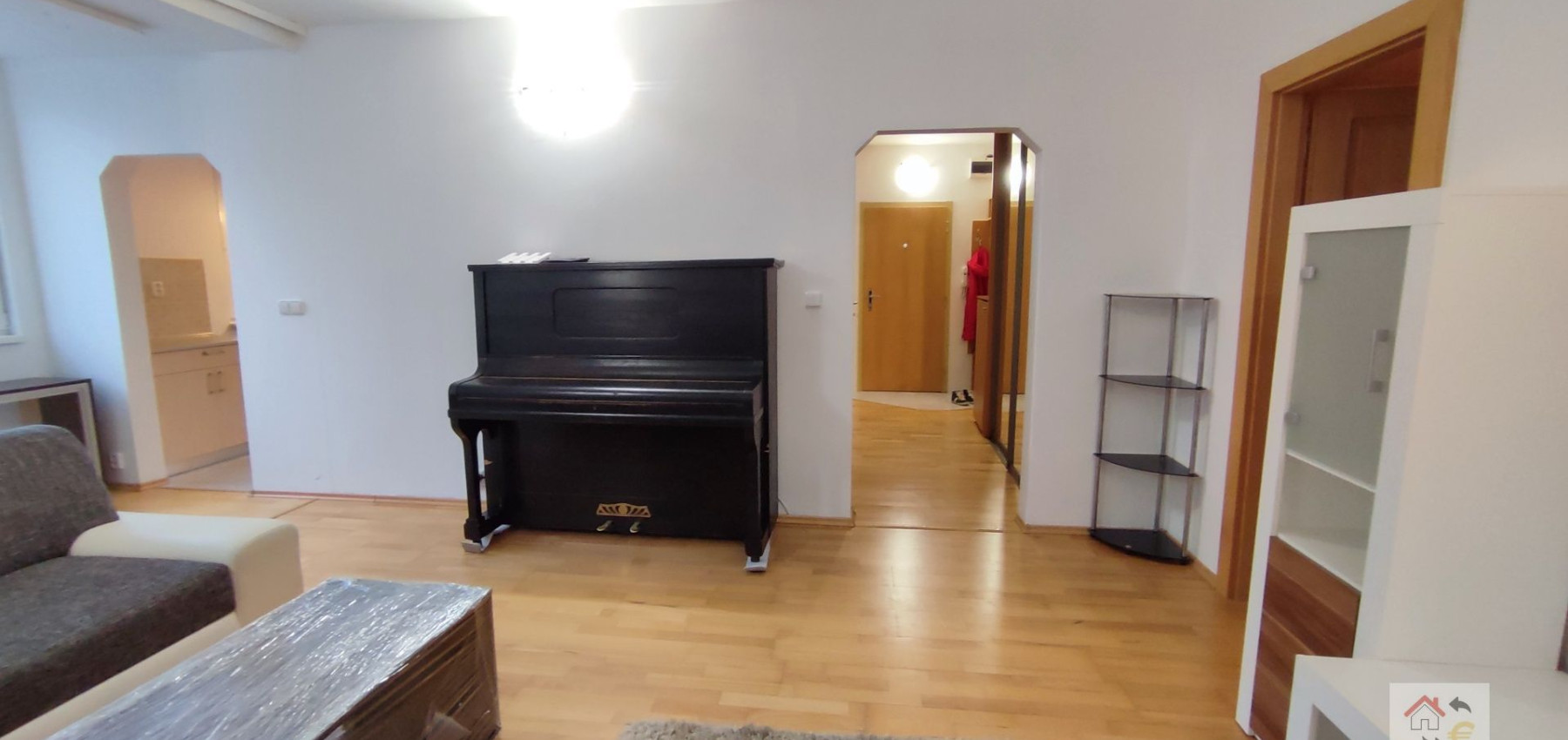 Krásny svetlý a vzdušný 3 izbový kompletne zariadený byt, plne vybavený s loggiou Tomášikova