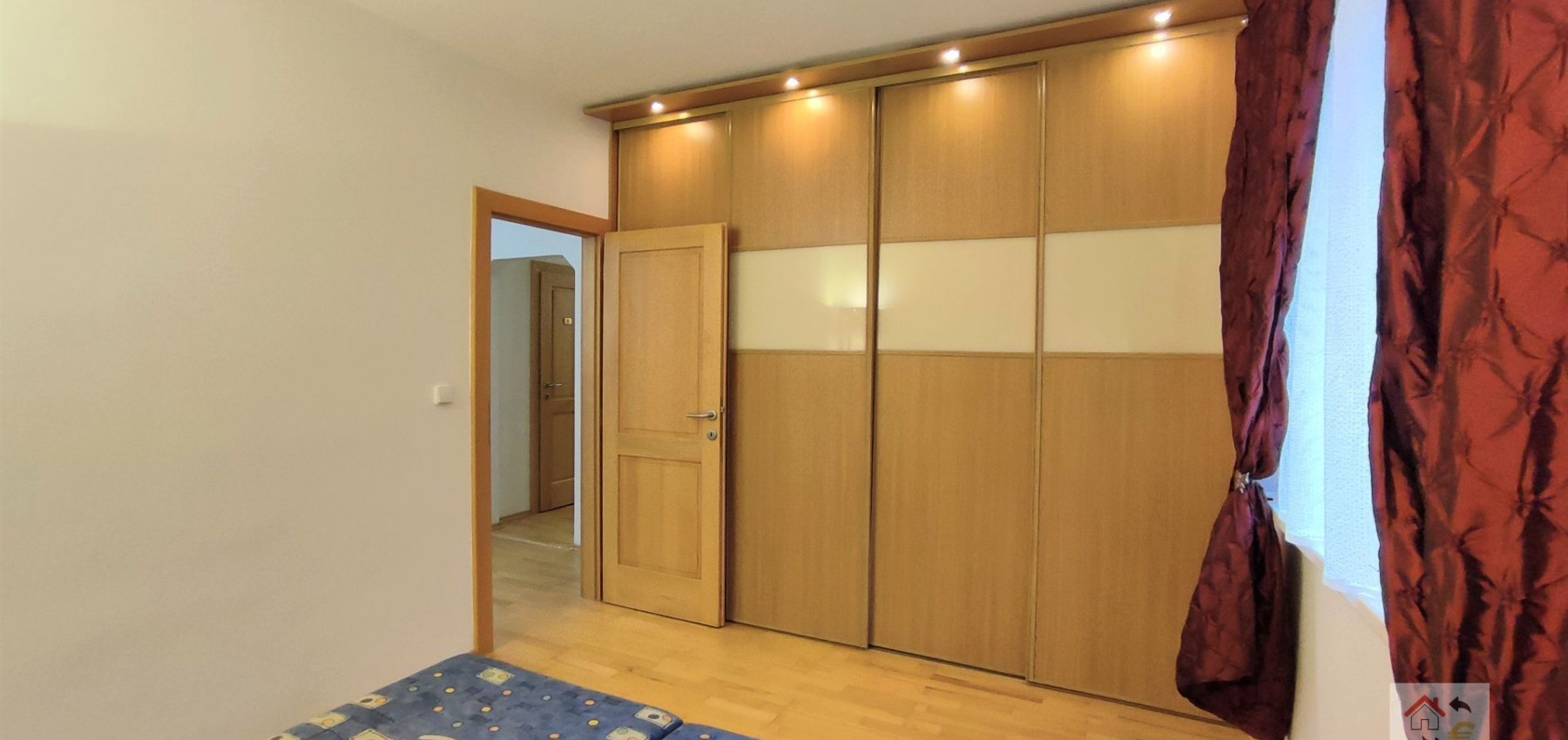 Krásny svetlý a vzdušný 3 izbový kompletne zariadený byt, plne vybavený s loggiou Tomášikova