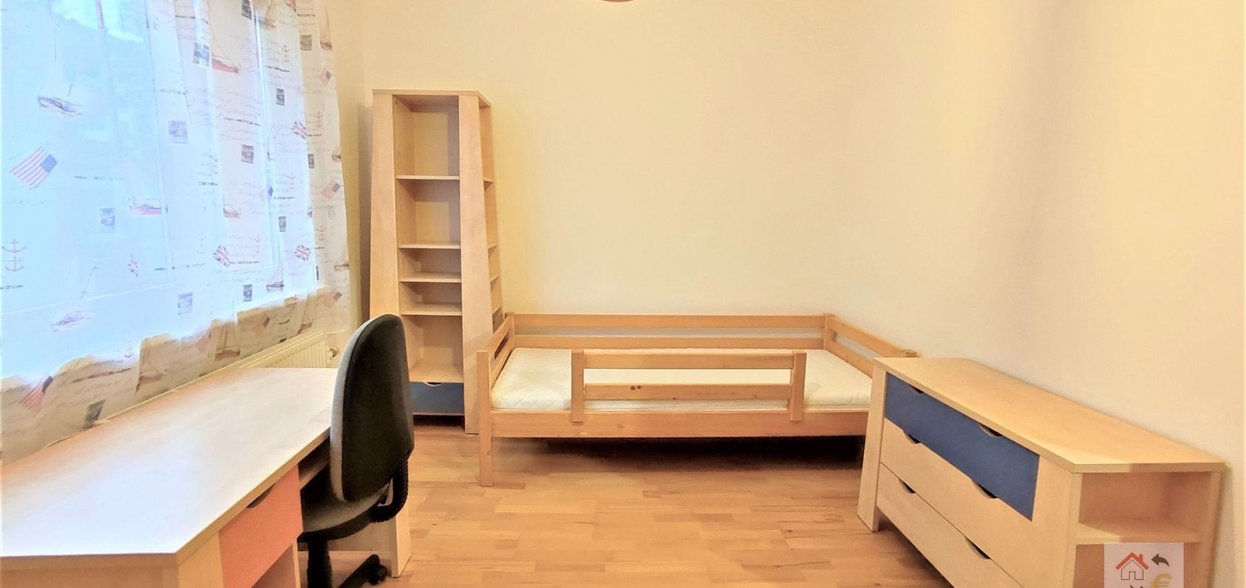 Krásny svetlý a vzdušný 3 izbový kompletne zariadený byt, plne vybavený s loggiou Tomášikova