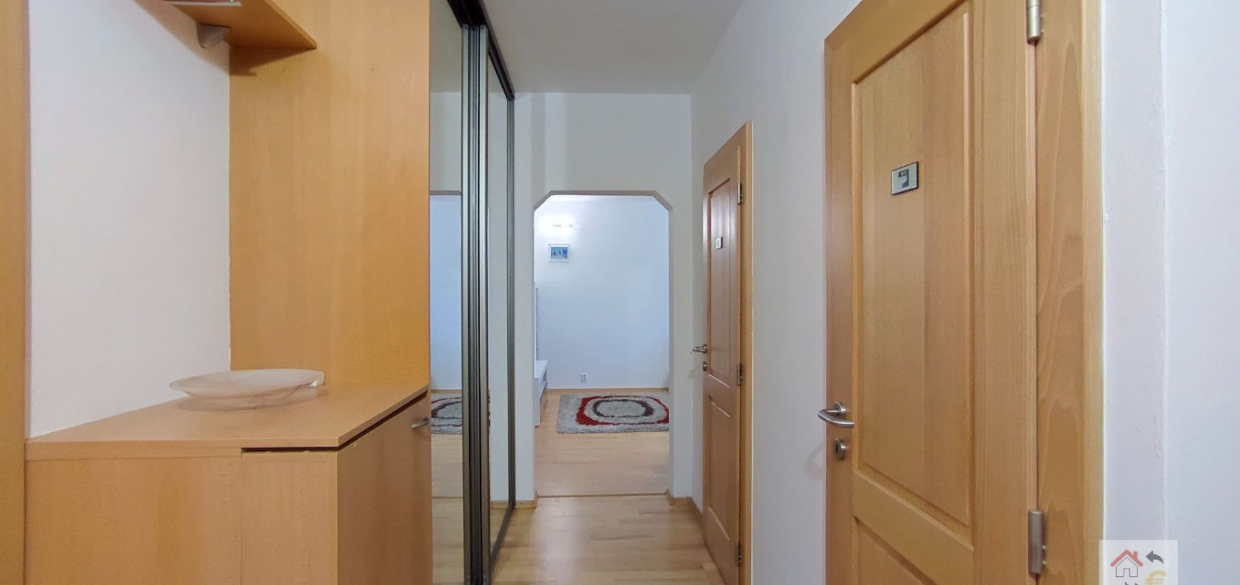 Krásny svetlý a vzdušný 3 izbový kompletne zariadený byt, plne vybavený s loggiou Tomášikova