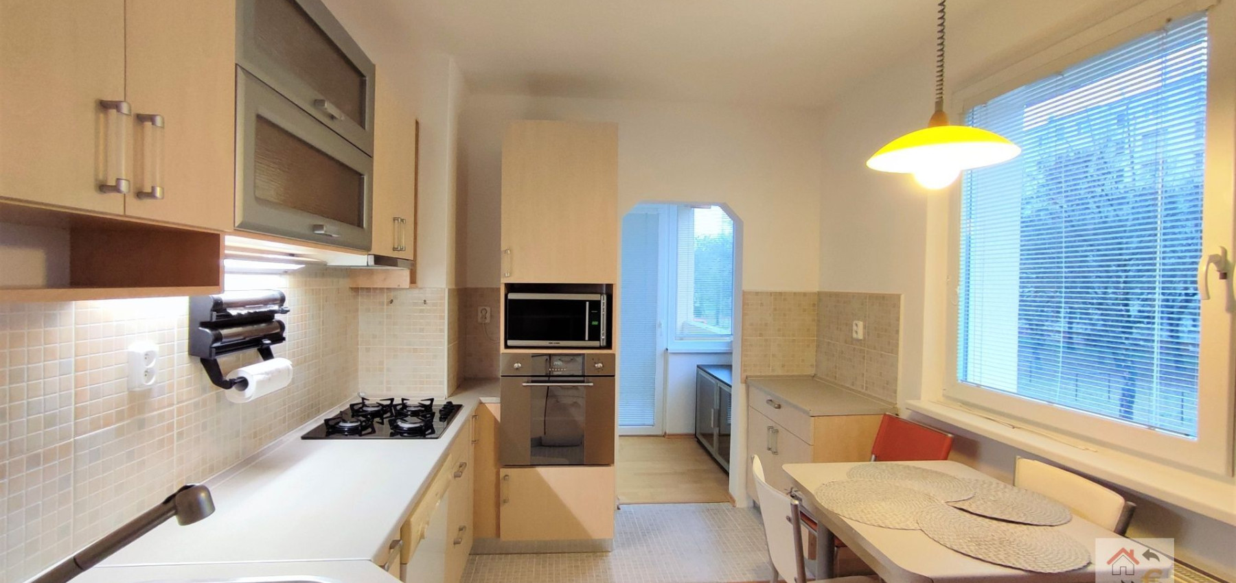 Krásny svetlý a vzdušný 3 izbový kompletne zariadený byt, plne vybavený s loggiou Tomášikova