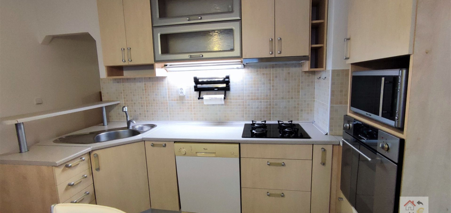 Krásny svetlý a vzdušný 3 izbový kompletne zariadený byt, plne vybavený s loggiou Tomášikova