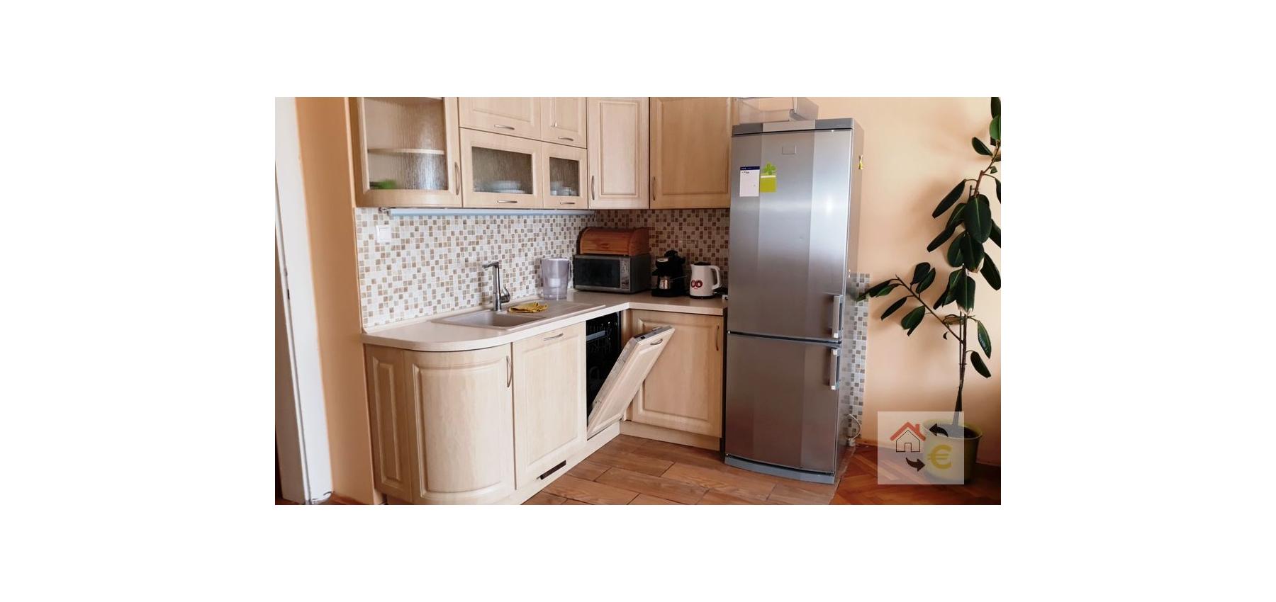 Prenajatý do 1.9.2026... Priestranný tehlový 3 izbový byt v centre mesta, zariadený