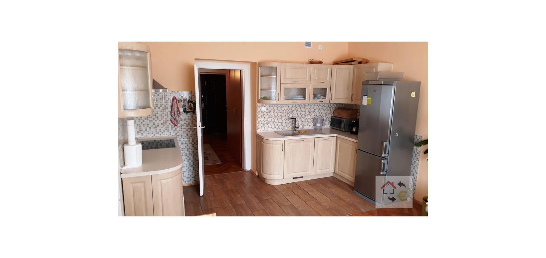 Prenajatý do 1.9.2026... Priestranný tehlový 3 izbový byt v centre mesta, zariadený