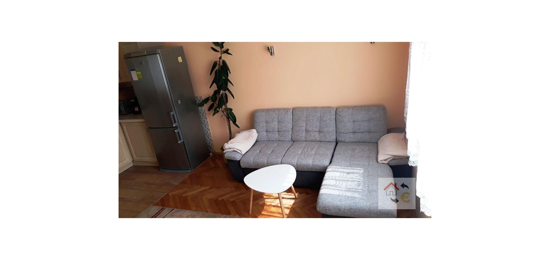 Prenajatý do 1.9.2026... Priestranný tehlový 3 izbový byt v centre mesta, zariadený