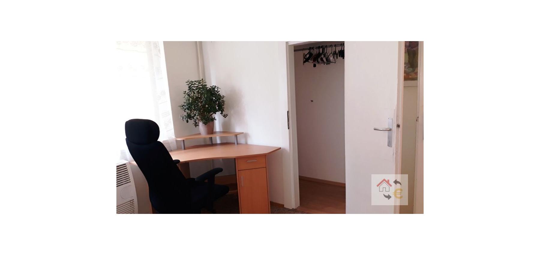 Prenajatý do 1.9.2026... Priestranný tehlový 3 izbový byt v centre mesta, zariadený