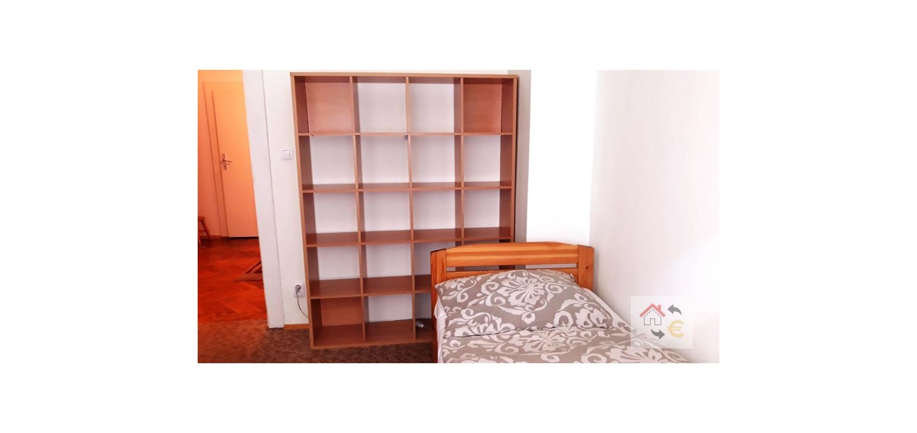 Prenajatý do 1.9.2026... Priestranný tehlový 3 izbový byt v centre mesta, zariadený