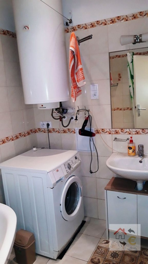 Prenajatý do 1.9.2026... Priestranný tehlový 3 izbový byt v centre mesta, zariadený