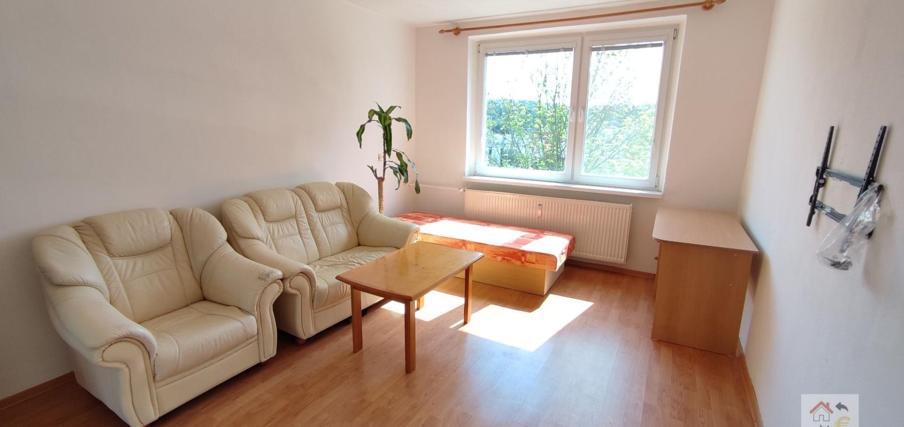 Prenajatý do 1.6.2026...Na prenájom 2 izbový byt čiastočne zariadený, Mukačevská ulica, čiastočná rekonštrukcia