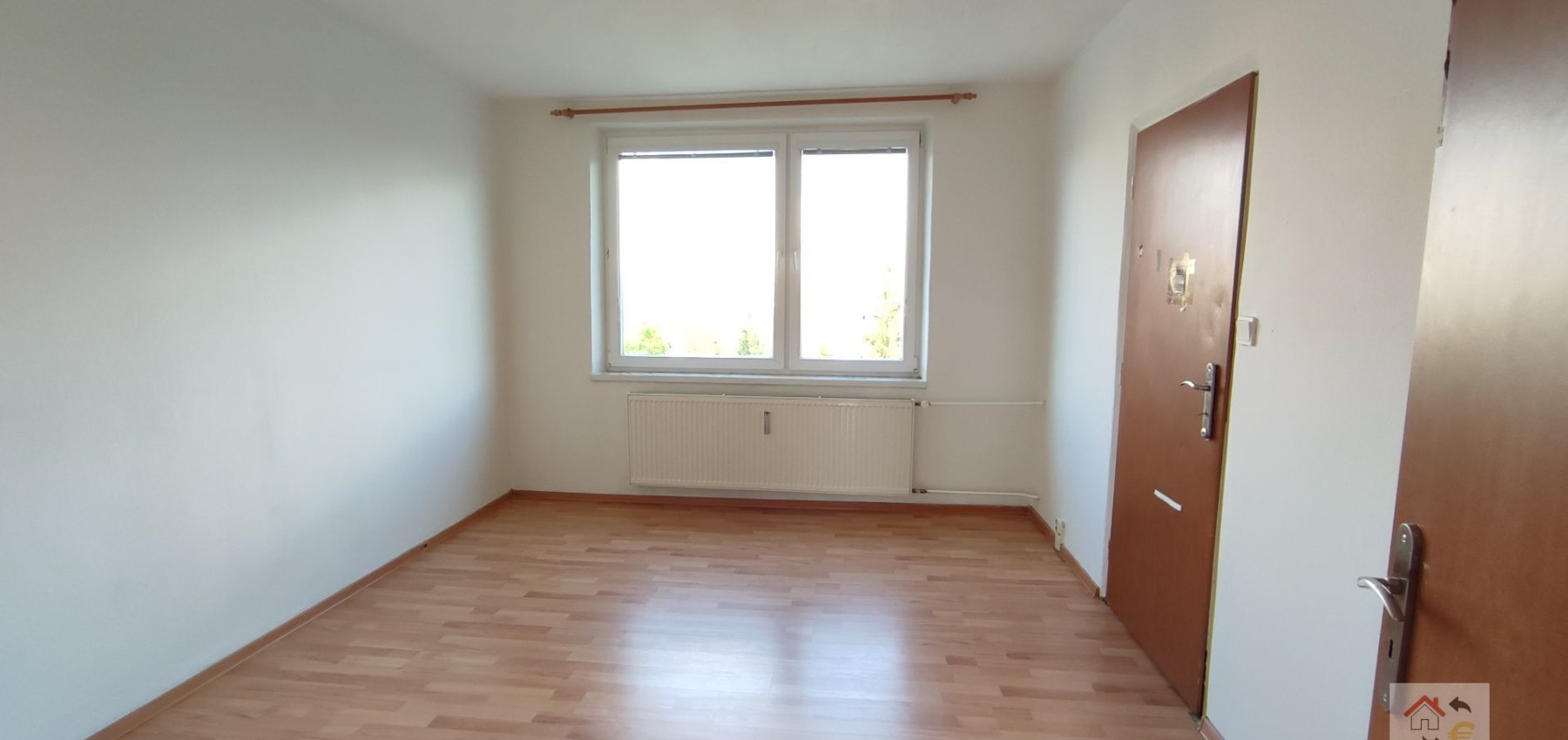 Prenajatý do 1.6.2026...Na prenájom 2 izbový byt čiastočne zariadený, Mukačevská ulica, čiastočná rekonštrukcia