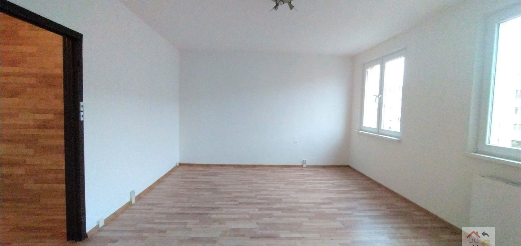 PRENAJATÝ DO 1.4.2026...Na prenájom veľký 2 izbový byt Magurská Prešov, zariadený