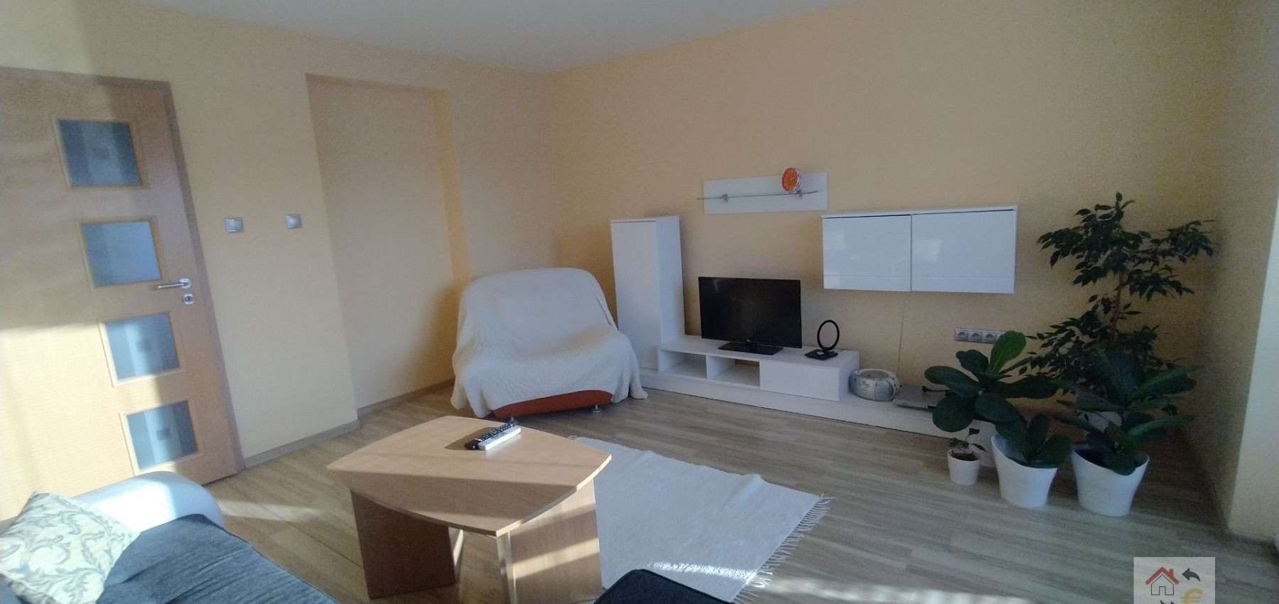 Prenajatý do 1.3.2026...Tehlový 2 izbový byt s balkónom 17.novembra Prešov, zrekonštruovaný a kompletne zariadený