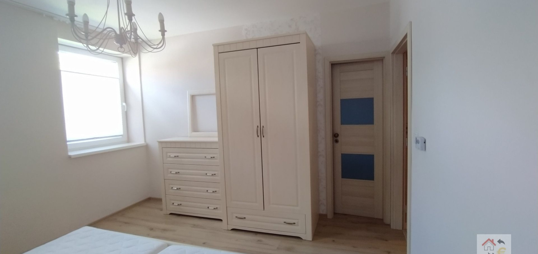 Prenajaté do 1.6.2026 - Krásny 3 izbový byt kompletne zariadený byt Nižná Šebastová - Slánska ulica