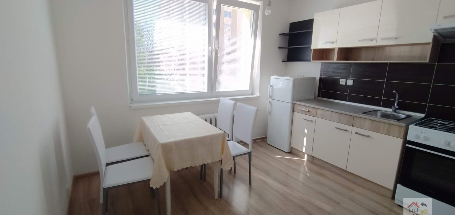 Prenajaté do 1.6.2026...1 izbový zrekonštruovaný byt Vlada Clementisa Sídlisko III