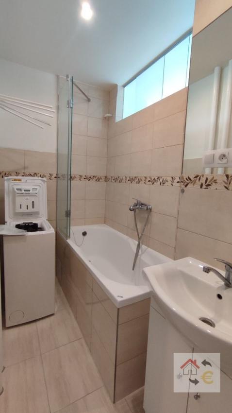 Prenajaté do 30.6. 2025 - 2 izbový priestranný byt v top lokalite Sídliska 2, kompletná rekonštrukcia, zariadený