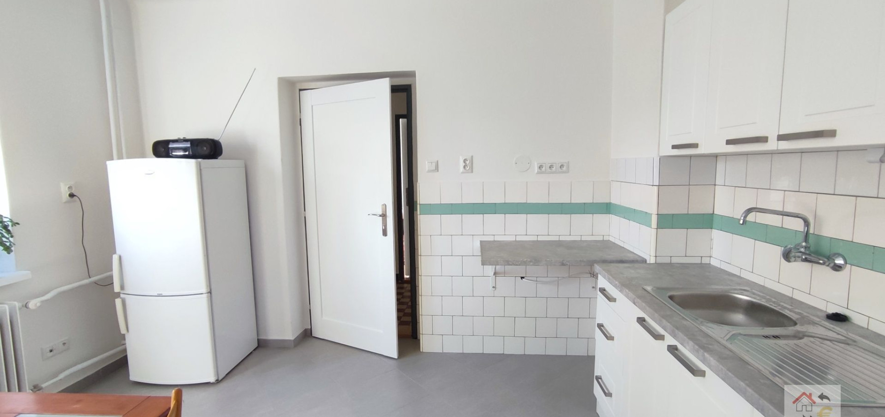 Voľná izba od 1.12.2024...PRENÁJOM SAMOSTATNEJ IZBY V RODINNOM DOME SO ZÁHRADOU, JESENSKÉHO ULICA