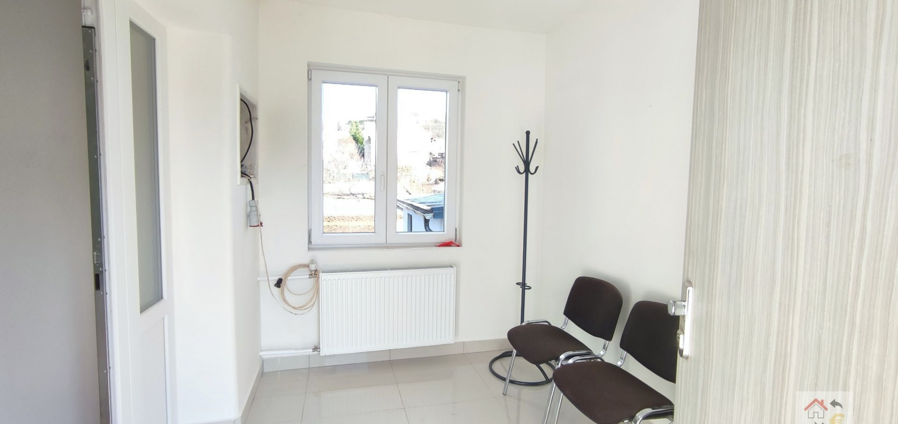 Voľná izba od 1.12.2024...PRENÁJOM SAMOSTATNEJ IZBY V RODINNOM DOME SO ZÁHRADOU, JESENSKÉHO ULICA