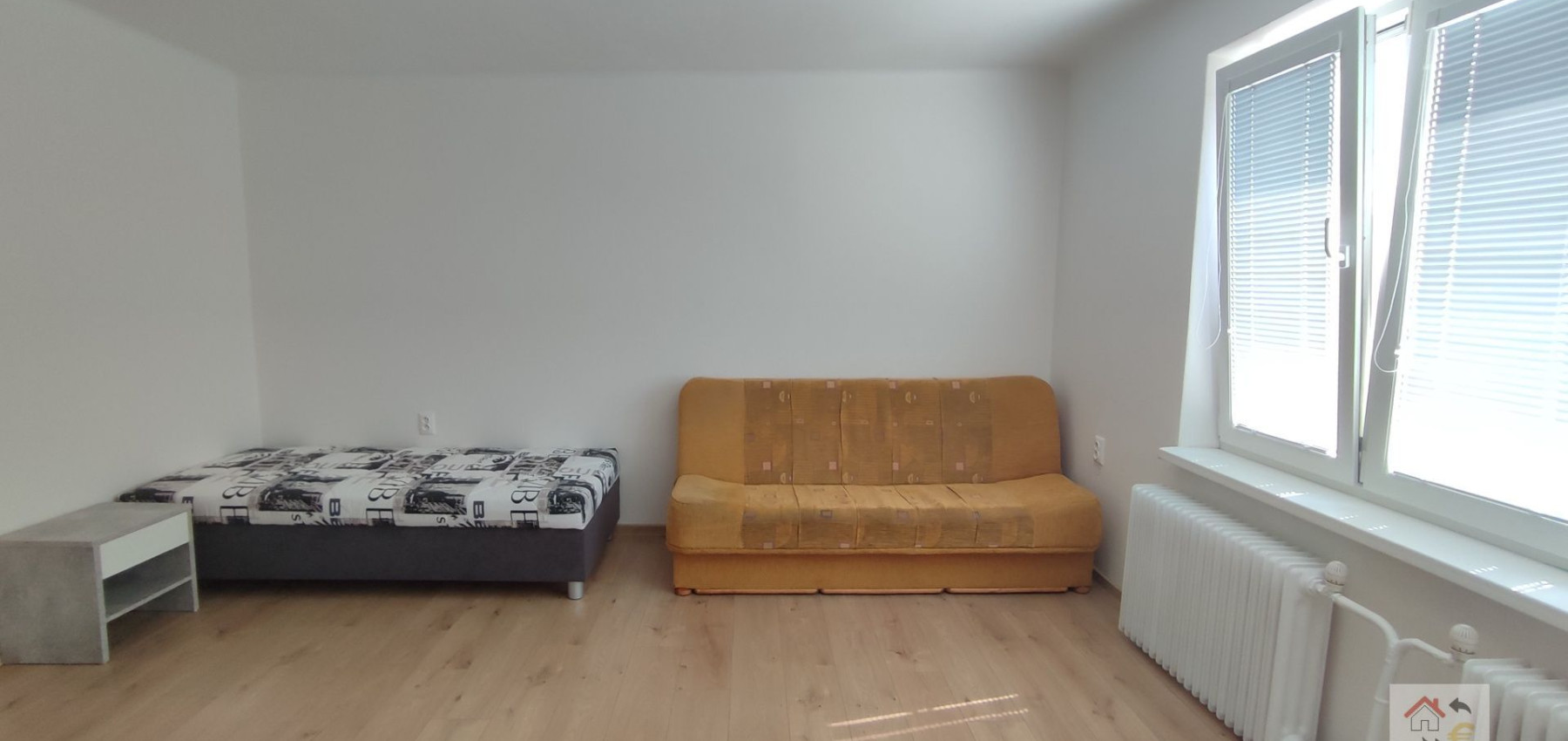 Voľná izba od 1.12.2024...PRENÁJOM SAMOSTATNEJ IZBY V RODINNOM DOME SO ZÁHRADOU, JESENSKÉHO ULICA