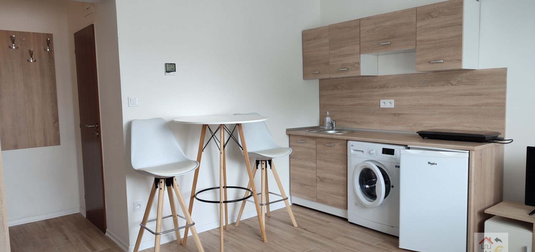 Prenajatá do 1.9.2026 - zariadená garsónka 20 m2 komplet rekonštrukcia