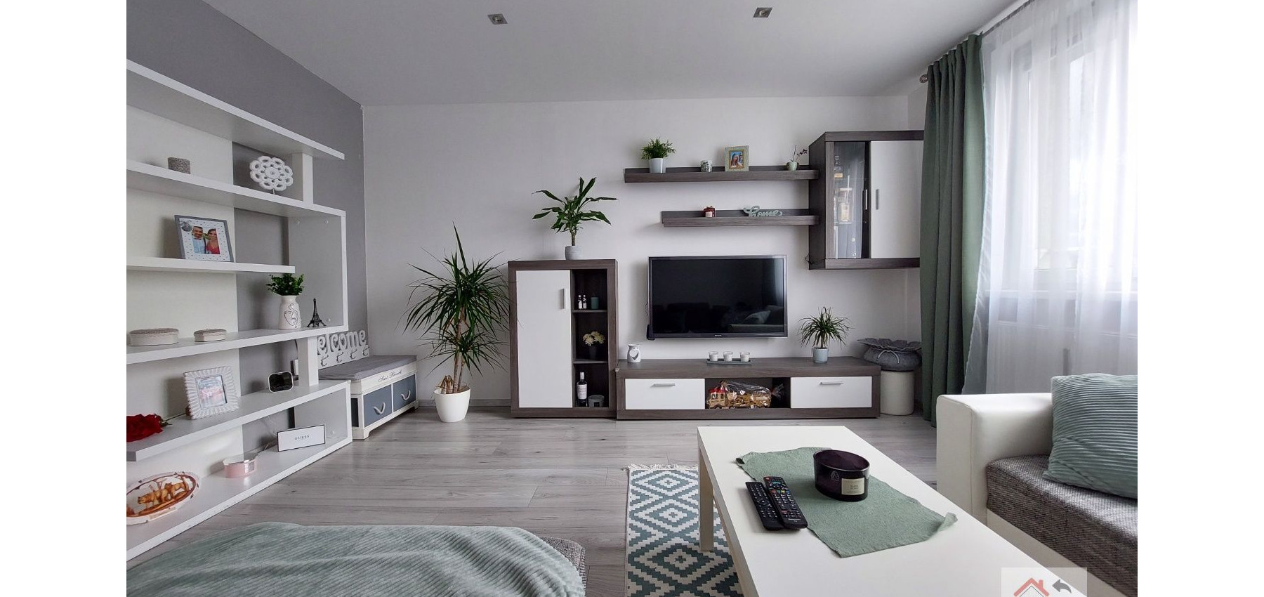 Prenajatý 1.5.2025....Prekrásny 2 izbový byt Sídlisko 3, Prostějovská, kompletná rekonštrukcia, zariadený, ihneď pripravený na bývanie