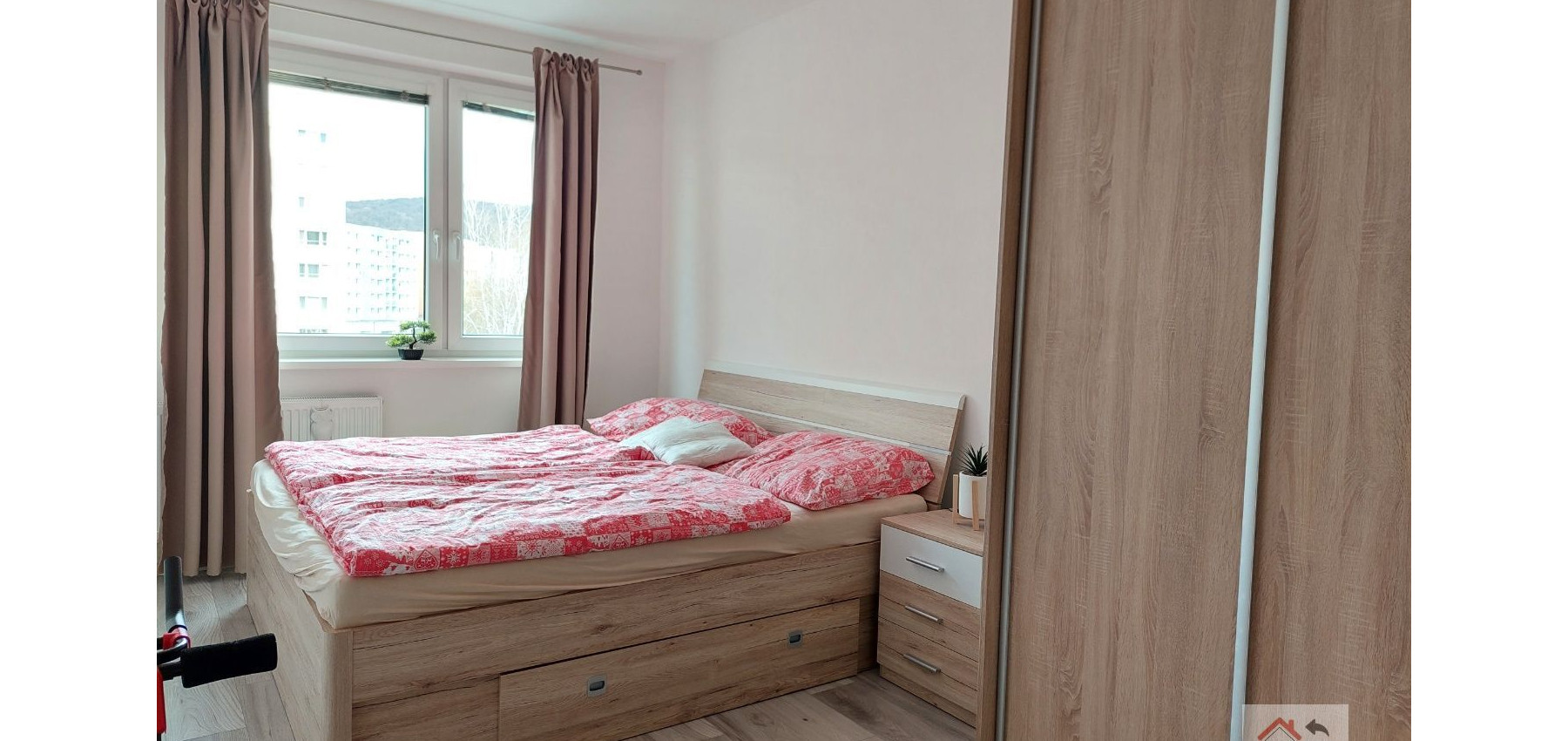 Prenajatý 1.5.2025....Prekrásny 2 izbový byt Sídlisko 3, Prostějovská, kompletná rekonštrukcia, zariadený, ihneď pripravený na bývanie