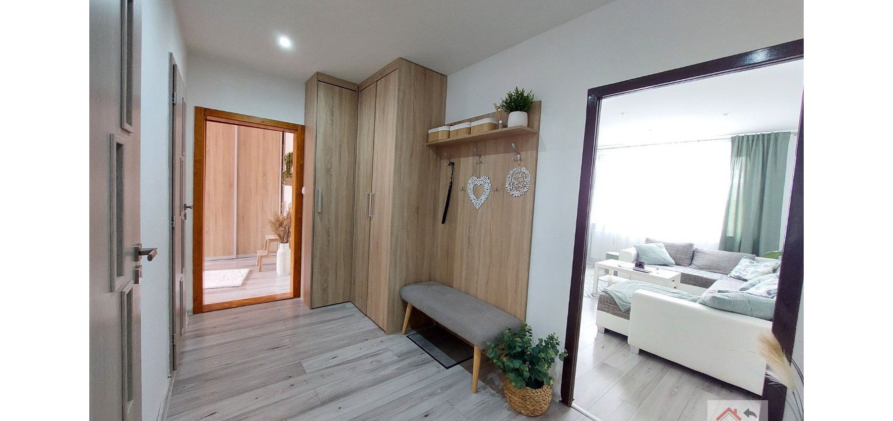 Prenajatý 1.5.2025....Prekrásny 2 izbový byt Sídlisko 3, Prostějovská, kompletná rekonštrukcia, zariadený, ihneď pripravený na bývanie