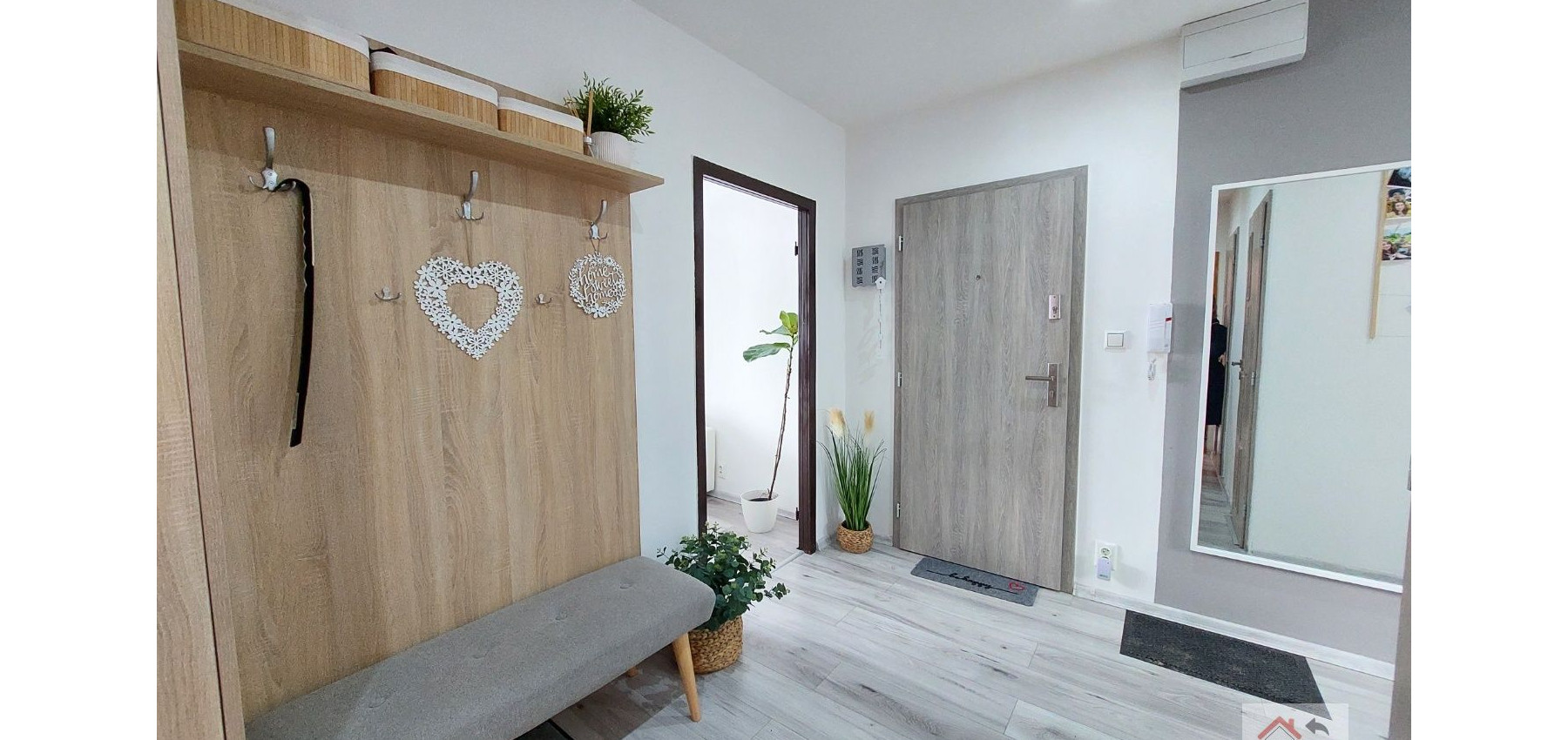 Prenajatý 1.5.2025....Prekrásny 2 izbový byt Sídlisko 3, Prostějovská, kompletná rekonštrukcia, zariadený, ihneď pripravený na bývanie