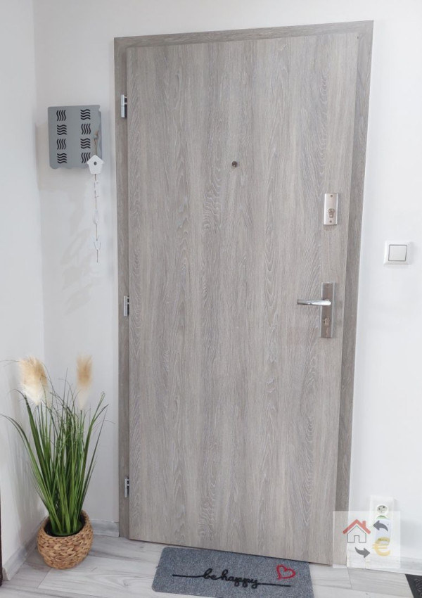 Prenajatý 1.5.2025....Prekrásny 2 izbový byt Sídlisko 3, Prostějovská, kompletná rekonštrukcia, zariadený, ihneď pripravený na bývanie