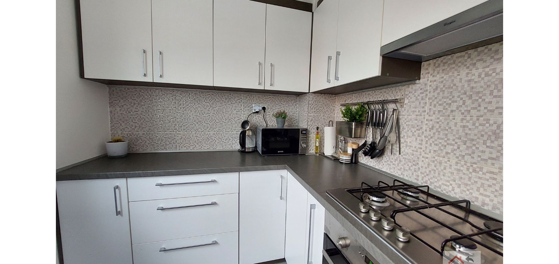 Prenajatý 1.5.2025....Prekrásny 2 izbový byt Sídlisko 3, Prostějovská, kompletná rekonštrukcia, zariadený, ihneď pripravený na bývanie