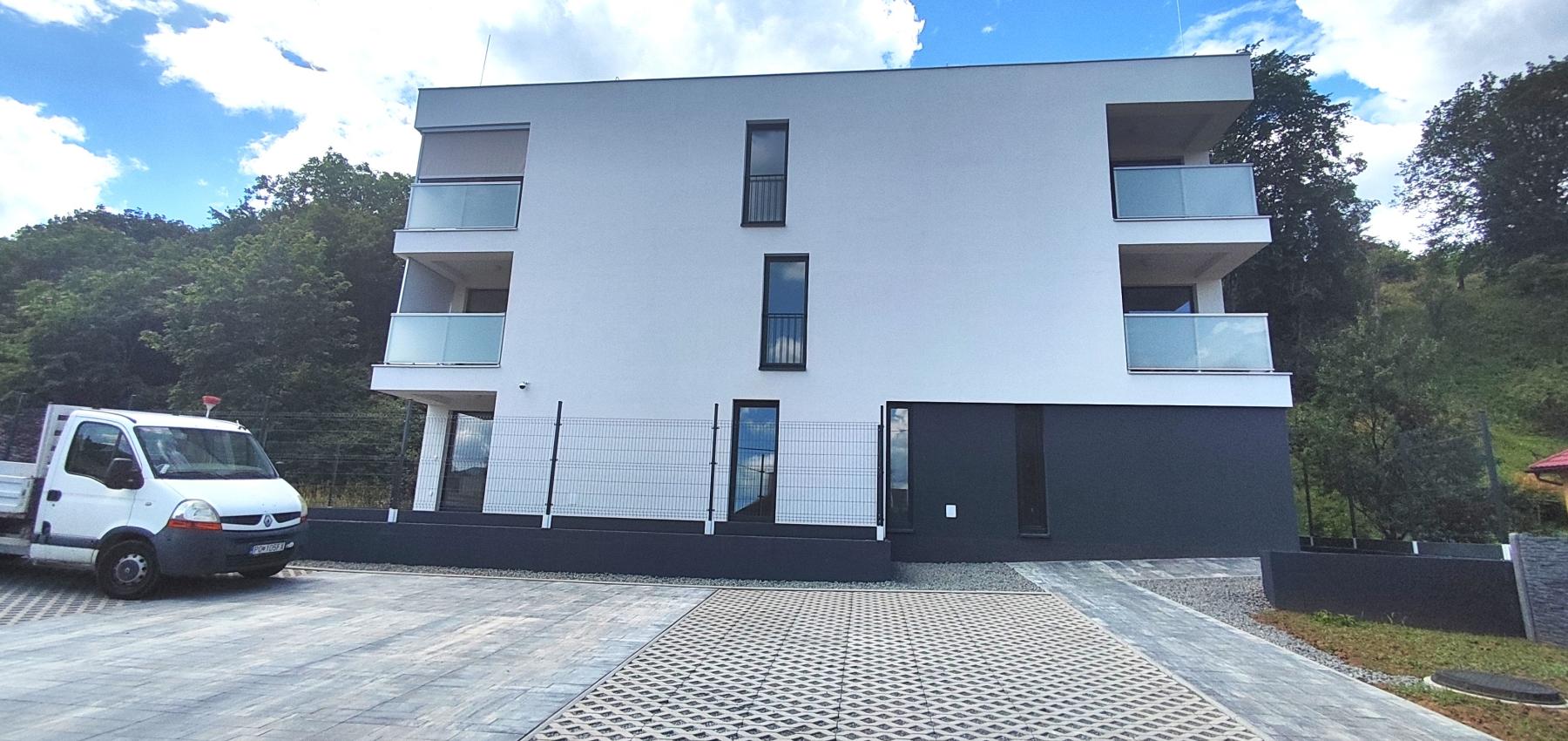 Prenajatý do 1.5.2025....4 izbový byt v nádhernom prostredí blízko lesa Pod Kamennou baňou v Prešove