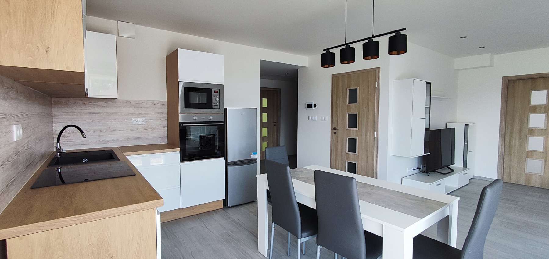 Prenajatý do 1.5.2025....4 izbový byt v nádhernom prostredí blízko lesa Pod Kamennou baňou v Prešove