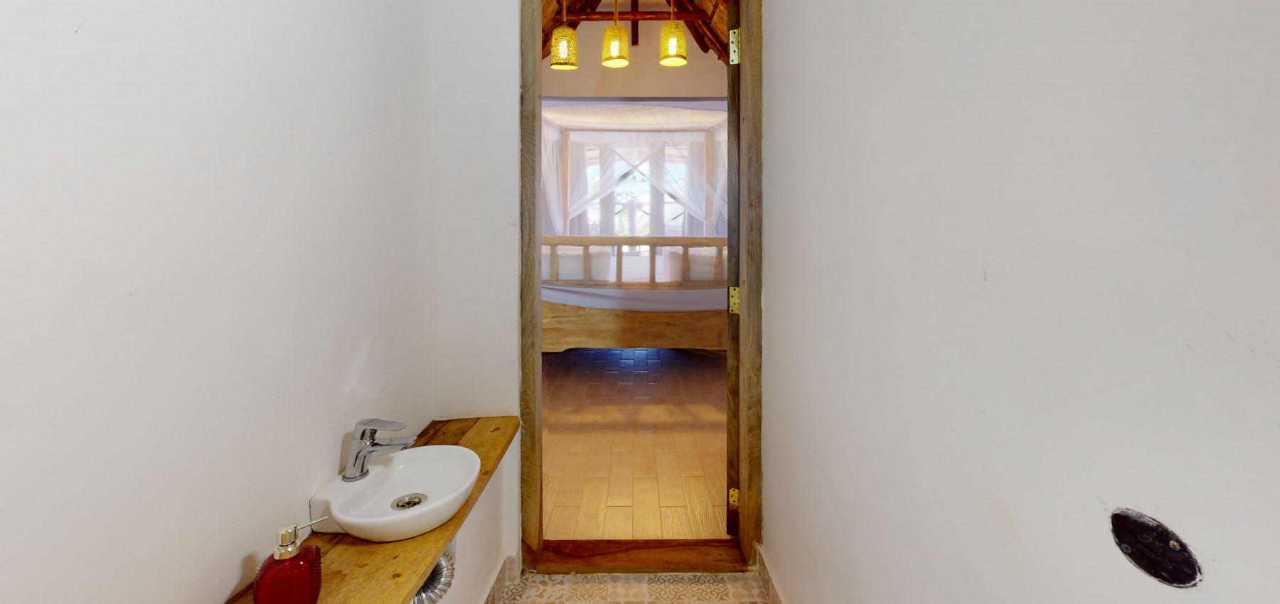 Zaria resort Zanzibar - luxusný poschodový dom, balkón s výhľadom na more a záhradou pre dve osoby D08