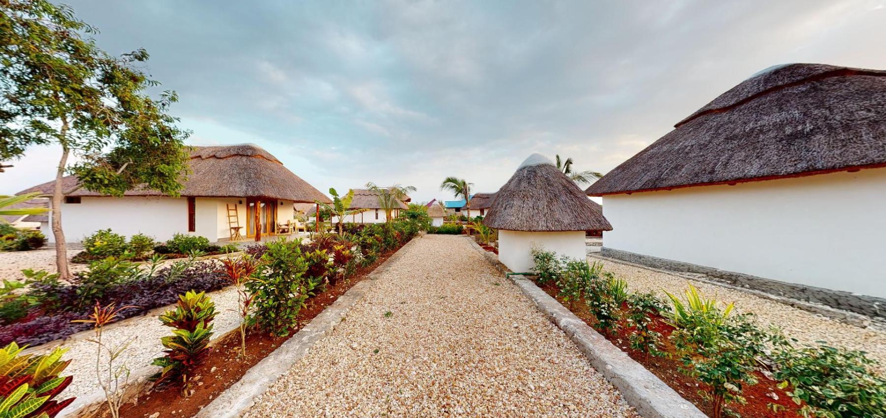 Zaria resort Zanzibar - luxusný poschodový dom, balkón s výhľadom na more a záhradou pre dve osoby D08