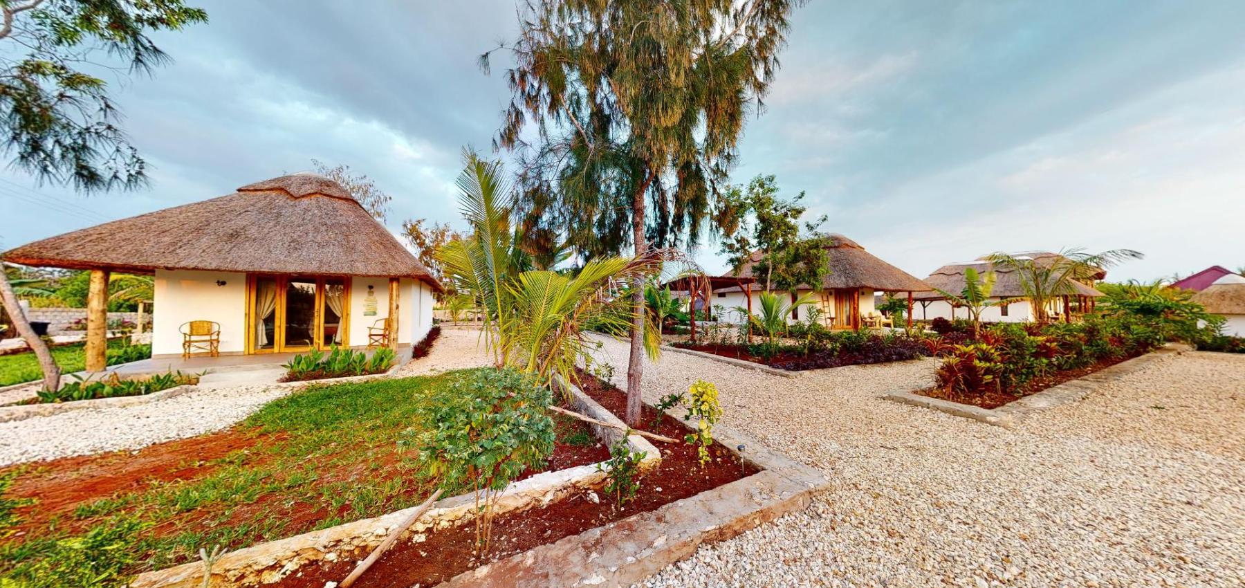Zaria resort Zanzibar - luxusný poschodový dom, balkón s výhľadom na more a záhradou pre dve osoby D08
