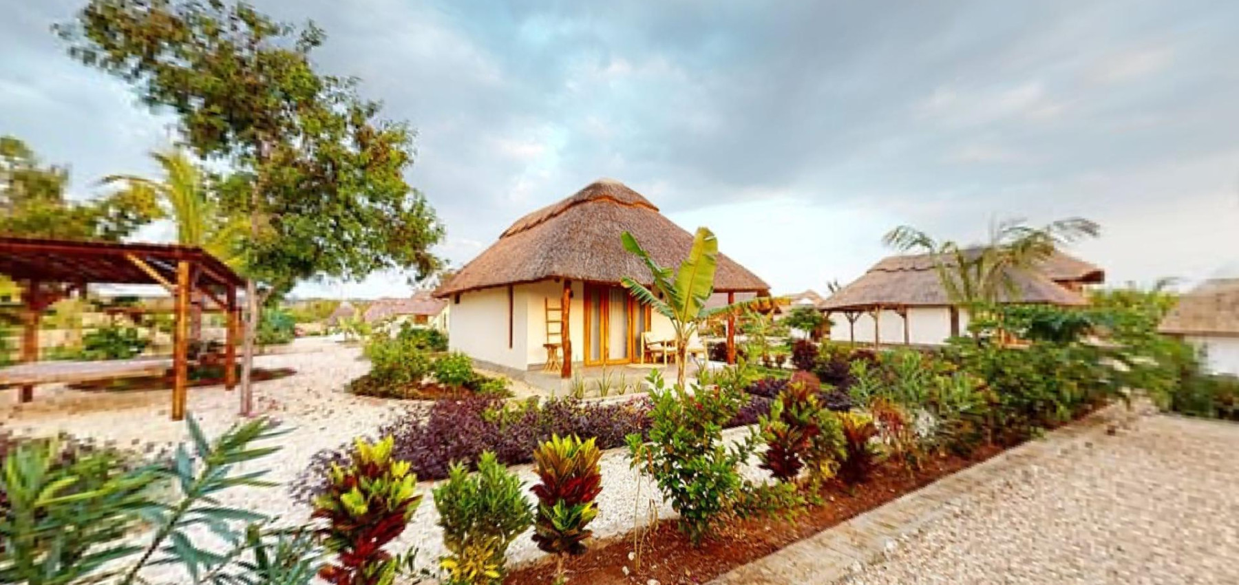 Zaria resort Zanzibar - luxusný poschodový dom, balkón s výhľadom na more a záhradou pre dve osoby D08