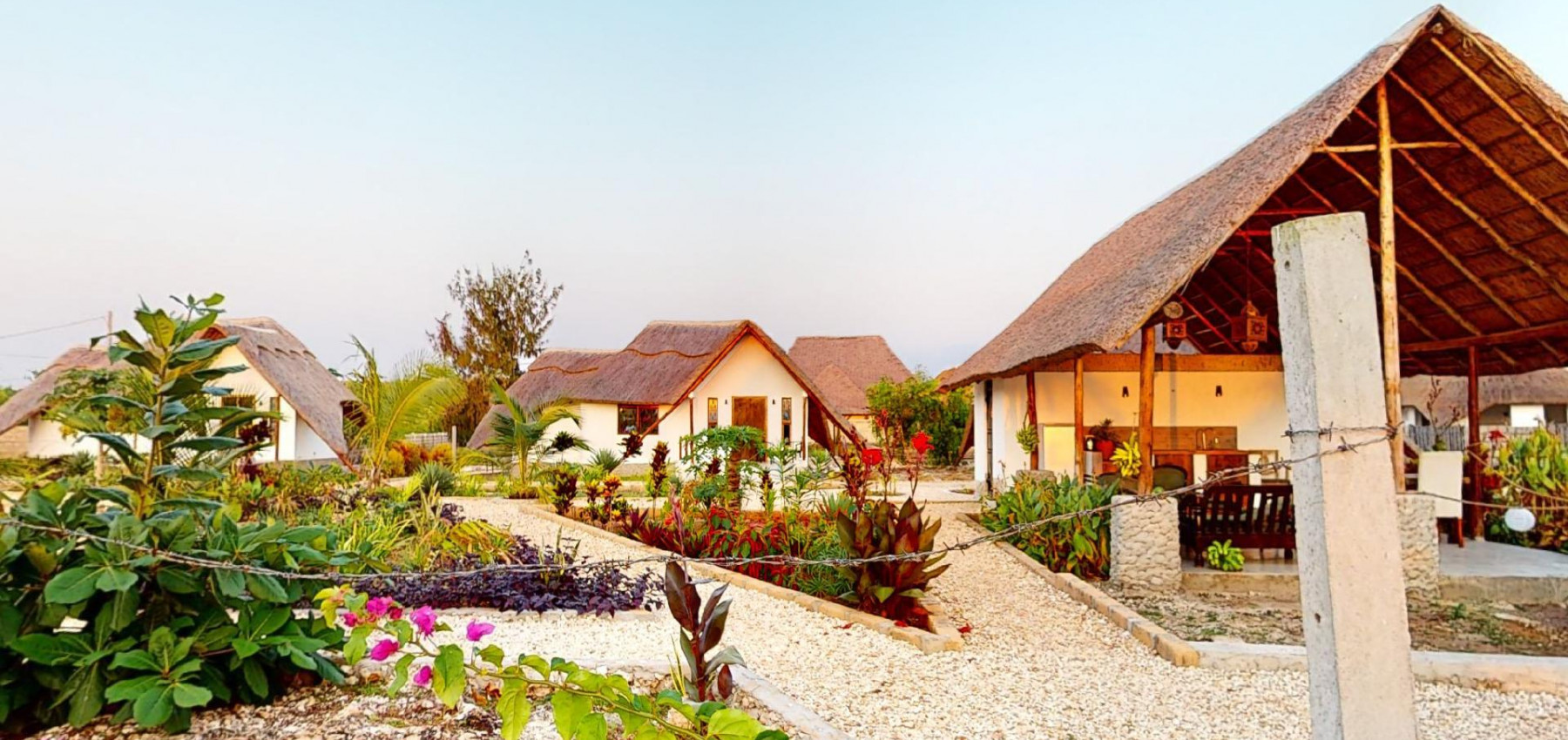 Zaria resort Zanzibar - dovolenkový prenájom bungalovu s dvomi spálňami a záhradou pre dva páry D10