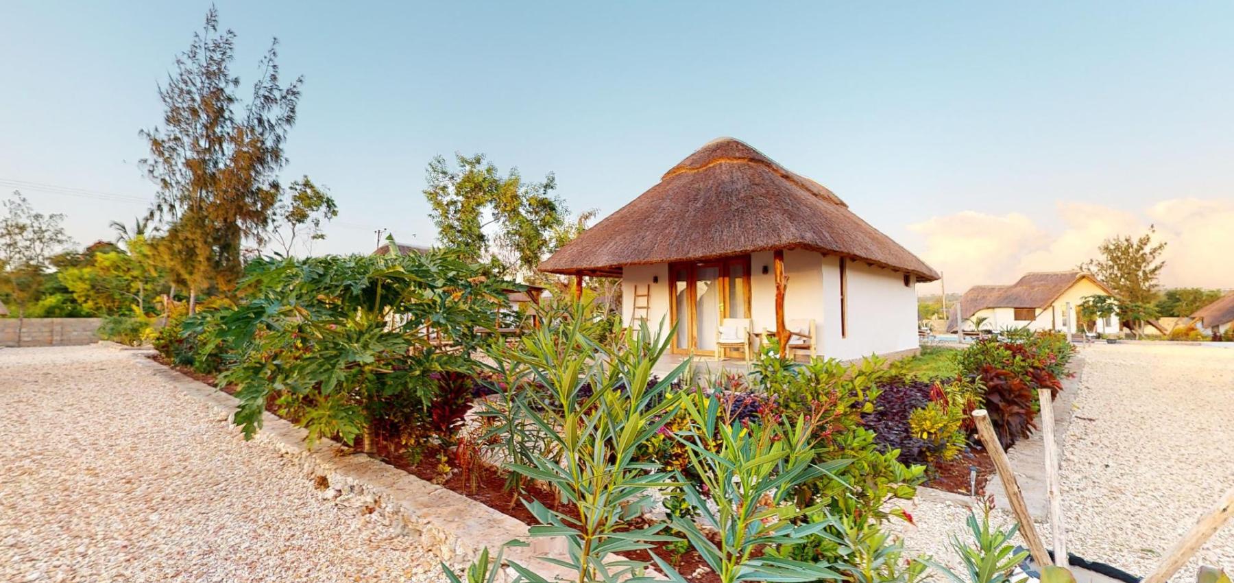 Zaria resort Zanzibar - luxusný poschodový dom, balkón s výhľadom na more a záhradou pre dve osoby D08
