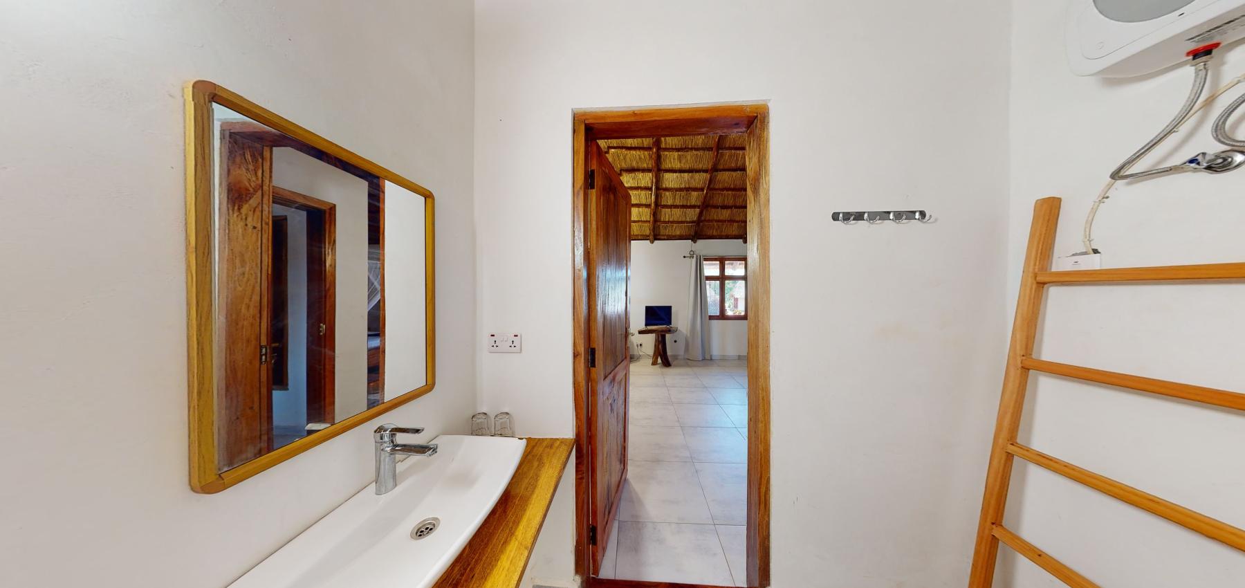 Zaria resort Zanzibar - dovolenkový prenájom bungalovu s dvomi spálňami a záhradou pre 2 páry D11