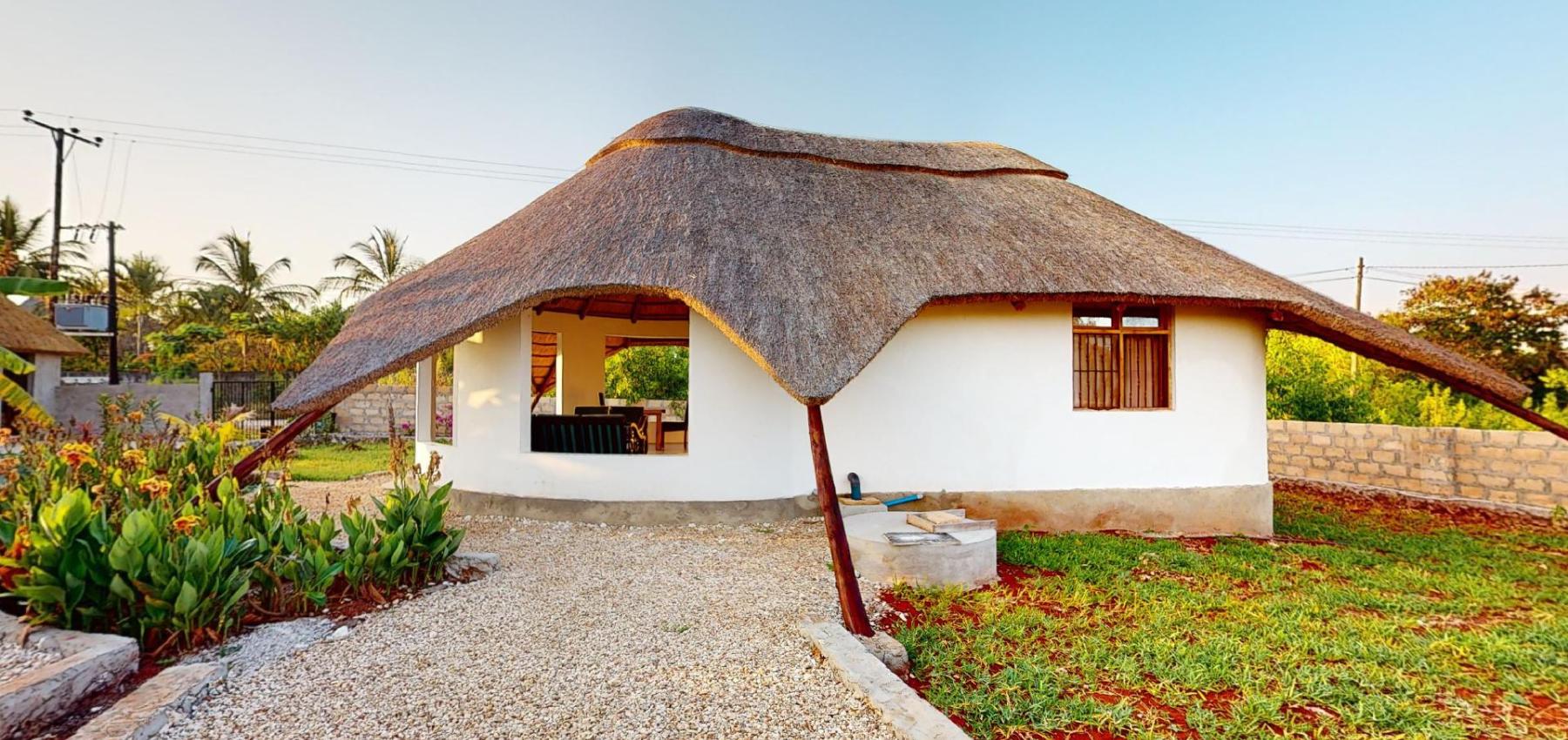 Zaria resort Zanzibar - dovolenkový prenájom bungalovu s dvomi spálňami a záhradou pre 2 páry D11