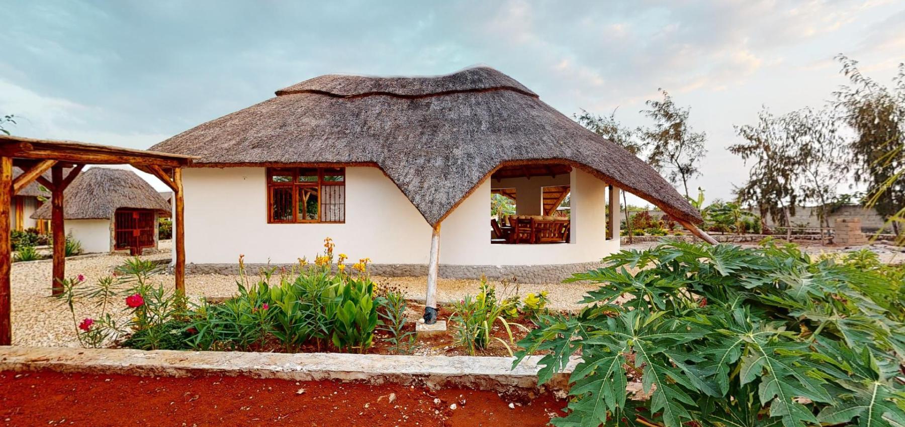 Zaria resort Zanzibar - dovolenkový prenájom bungalovu s dvomi spálňami a záhradou pre 2 páry D11